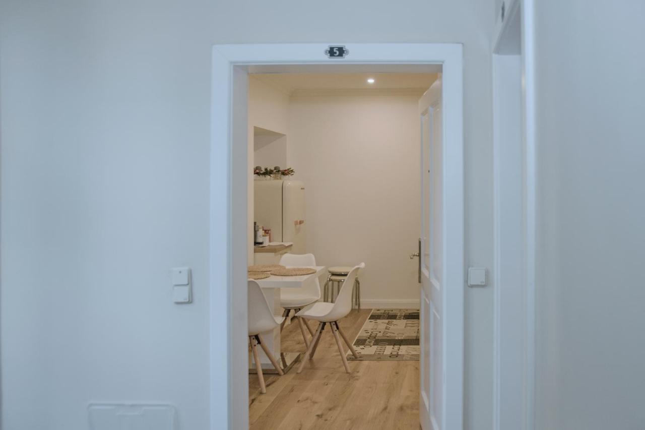 Pink Lotus Apartment فيينا المظهر الخارجي الصورة