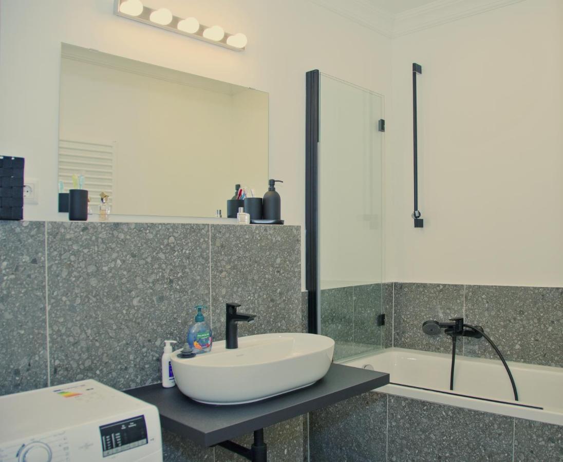 Pink Lotus Apartment فيينا المظهر الخارجي الصورة